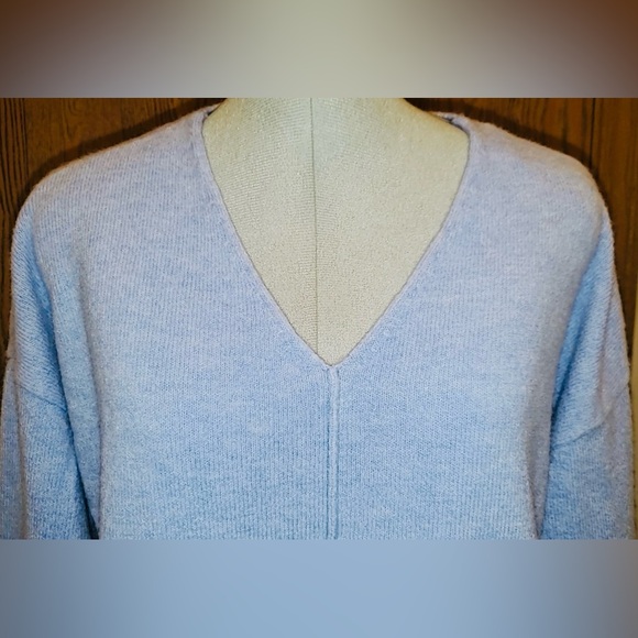 NWT VINCE CAMUTO Cozy Seam V-Neck Sweater | Size: L - Picture 8 of 13